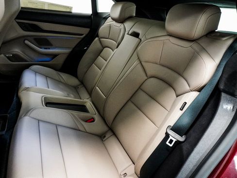 Used 2022 Porsche Taycan 4 Cross Turismo image 21