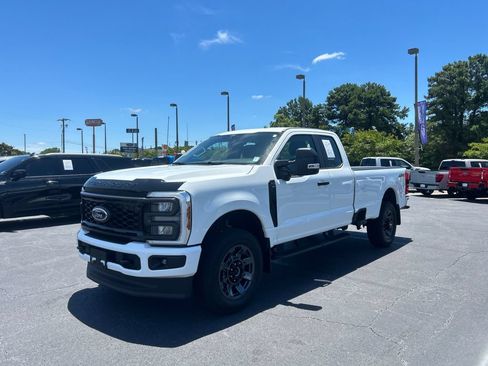 Certified 2025 Ford F350 XL w/ STX Appearance Package AWD/4WD image 3