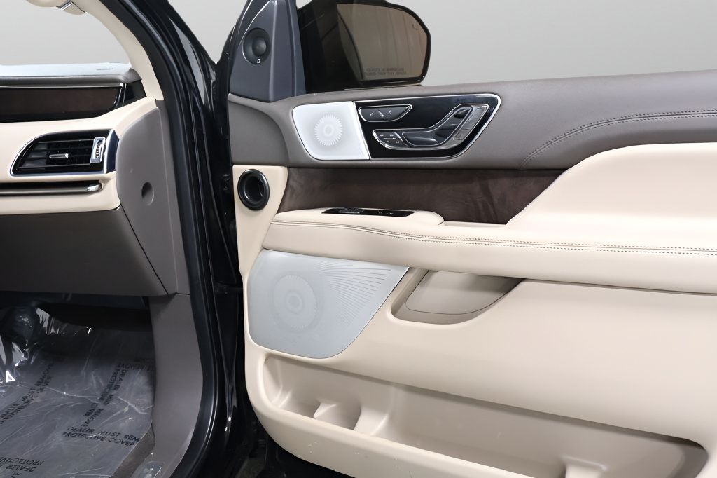 Used 2022 Lincoln Navigator Reserve AWD/4WD image 39
