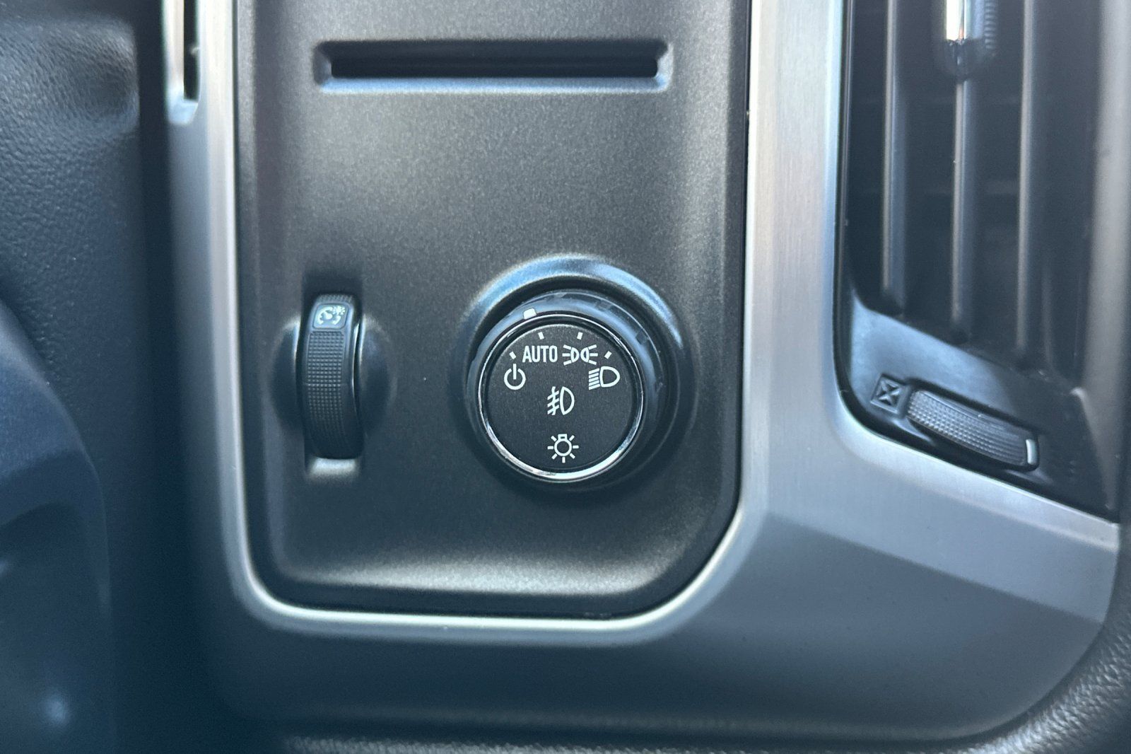 Used 2014 GMC Sierra 1500 SLE w/ Texas SLE Value Package RWD image 40