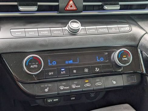 Used 2024 Hyundai Elantra SEL w/ Convenience Package FWD image 31