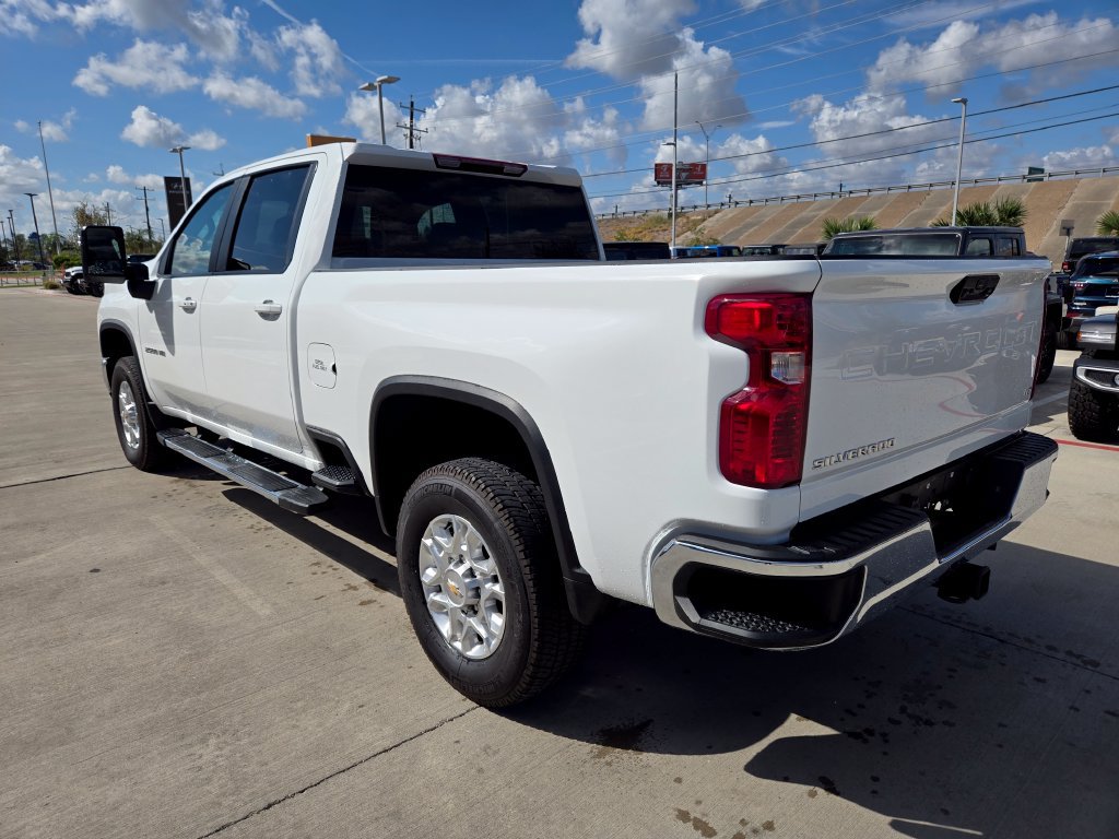Used 2026 Chevrolet Silverado 2500 LT AWD/4WD image 5