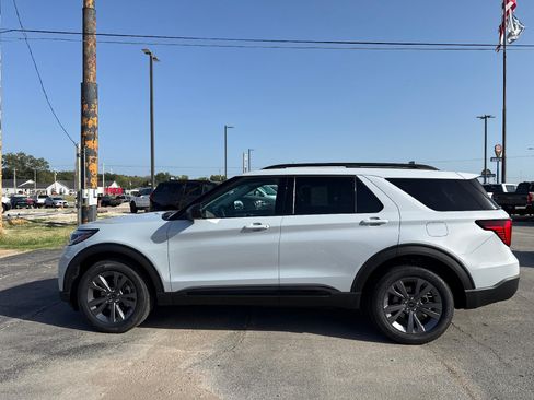 Used 2026 Ford Explorer Active w/ Active Comfort Package AWD/4WD image 6