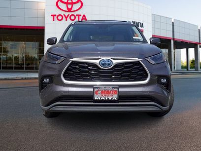 Used 2022 Toyota Highlander XLE