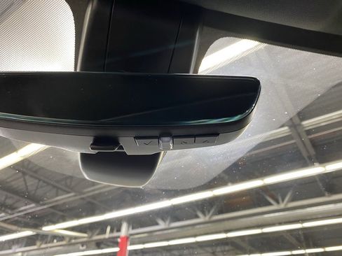 Used 2021 GMC Yukon Denali w/ Denali Premium Package image 30