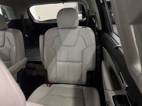 Used 2020 Kia Telluride EX w/ EX Premium Package image 19