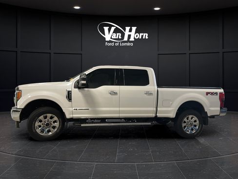 Used 2019 Ford F250 Lariat w/ Lariat Ultimate Package AWD/4WD image 4