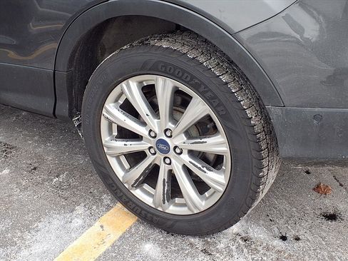 Used 2018 Ford Escape Titanium w/ Ford Safe & Smart Package image 27