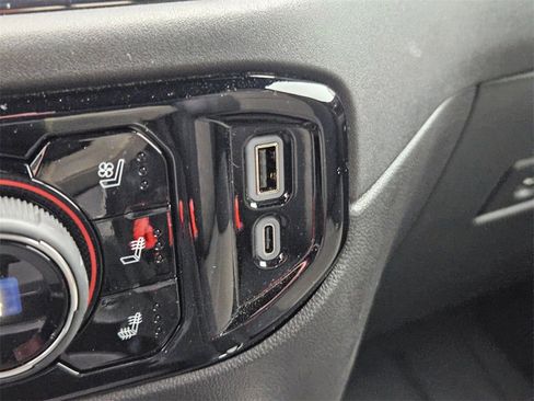 Used 2024 Chevrolet Silverado 2500 ZR2 image 31