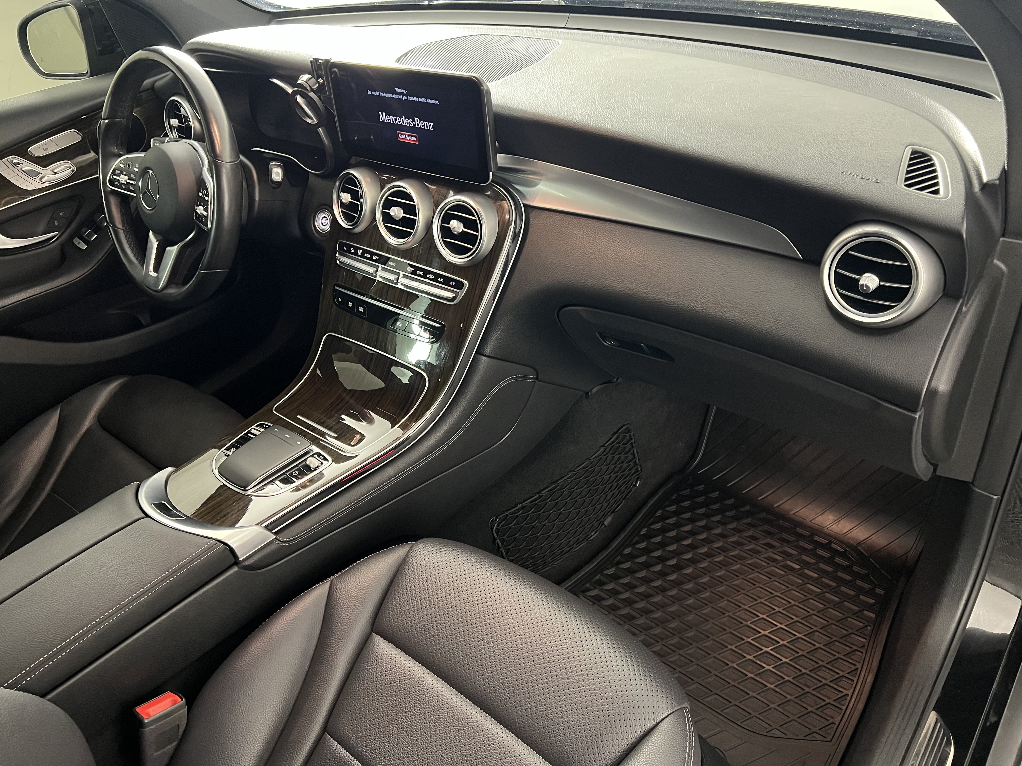 Used 2020 Mercedes-Benz GLC 300 4MATIC image 26