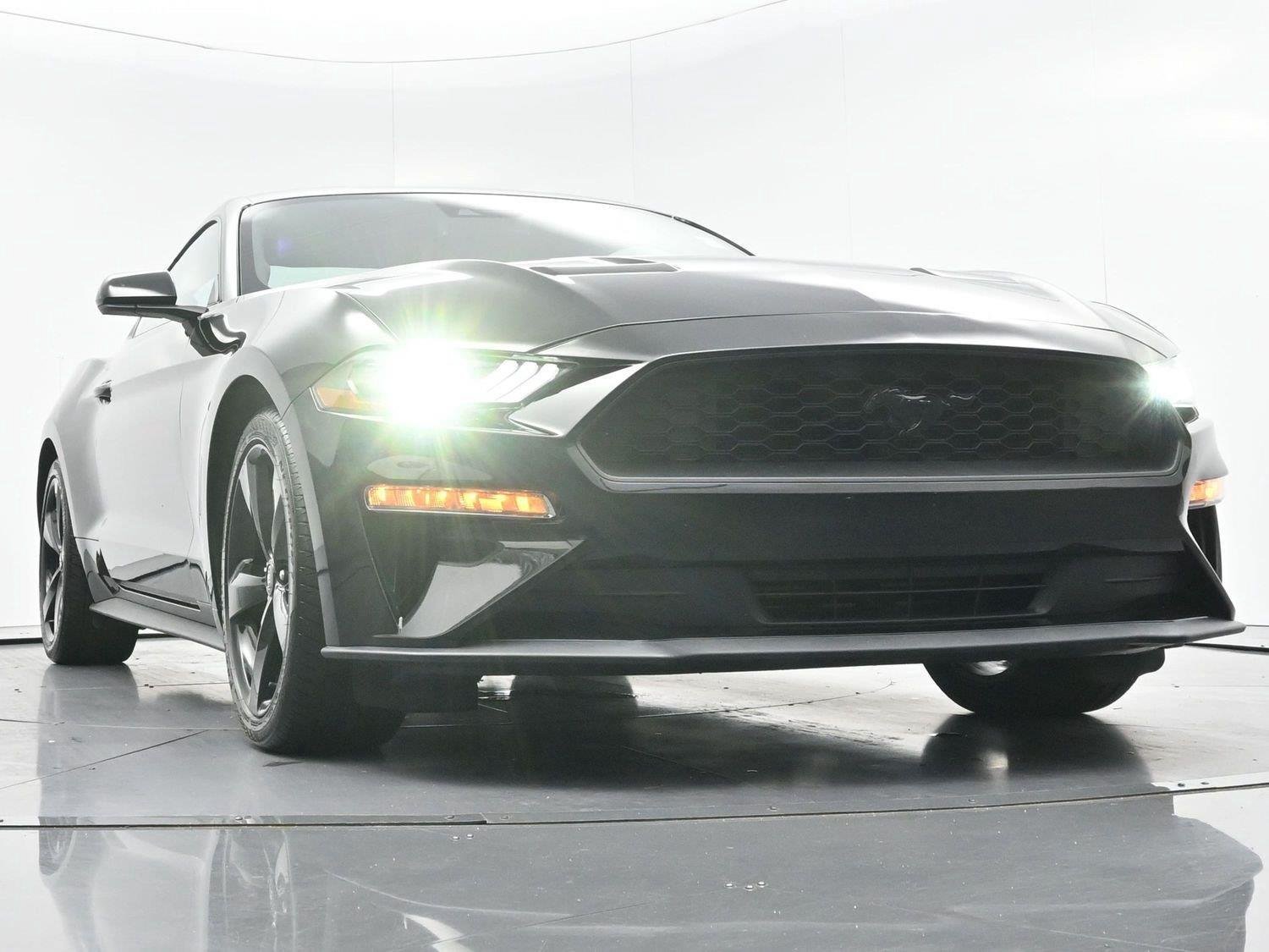 Used 2022 Ford Mustang Coupe w/ Equipment Group 101A RWD image 38