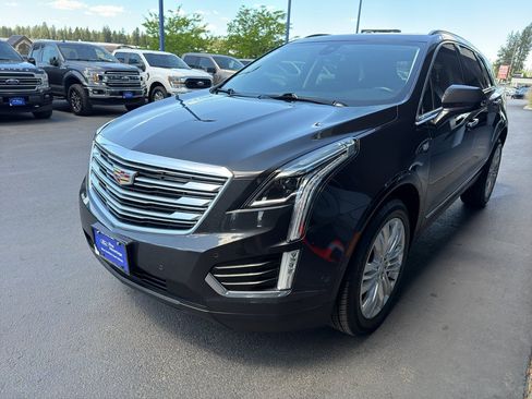 Used 2019 Cadillac XT5 Premium Luxury w/ Driver Assist Package AWD/4WD image 3