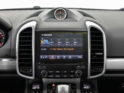 Used 2017 Porsche Cayenne S AWD/4WD image 17
