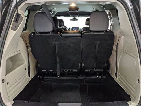 Used 2018 Dodge Grand Caravan SXT w/ Rear Park Assist Package image 19