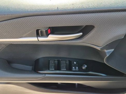 Used 2025 Toyota Camry SE FWD image 18