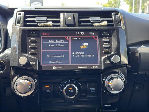 Used 2024 Toyota 4Runner TRD Off-Road image 29