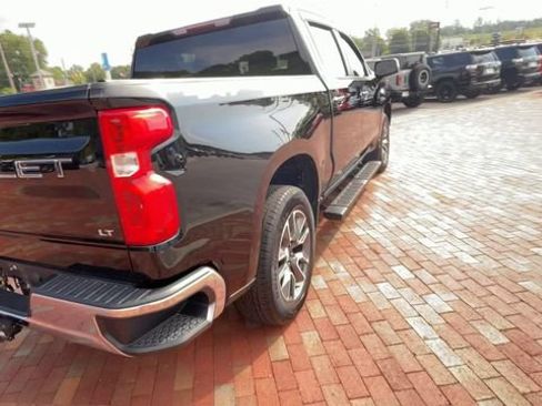 Used 2022 Chevrolet Silverado 1500 LT AWD/4WD image 9