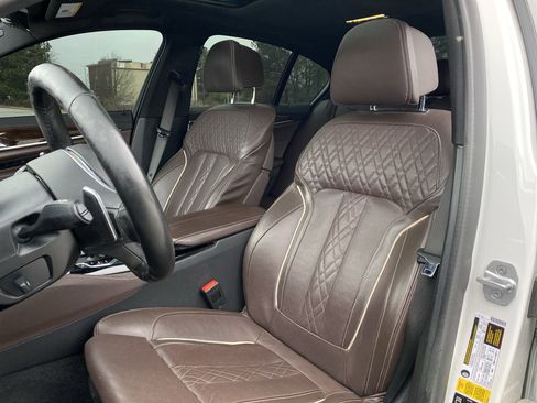 Used 2020 BMW M550i xDrive w/ Premium Package image 7