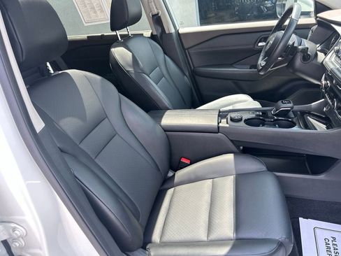 Used 2023 Nissan Rogue SV w/ SV Premium B Package AWD/4WD image 30