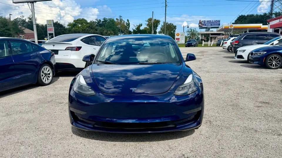 Used 2022 Tesla Model 3 RWD image 2