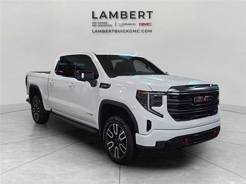 Used 2022 GMC Sierra 1500 AT4 w/ AT4 Preferred Package AWD/4WD image 7