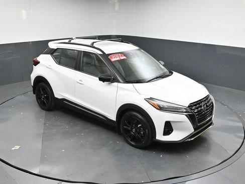 Used 2021 Nissan Kicks SR w/ SR Premium Package image 40