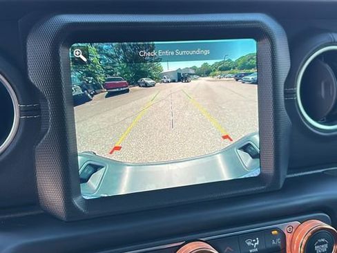 Used 2021 Jeep Gladiator Overland w/ Popular Equipment Package AWD/4WD image 30