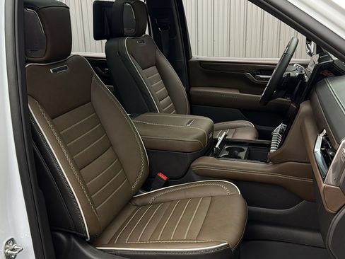 Used 2026 GMC Yukon XL Denali Ultimate w/ LPO, Floor Liner Package AWD/4WD image 37