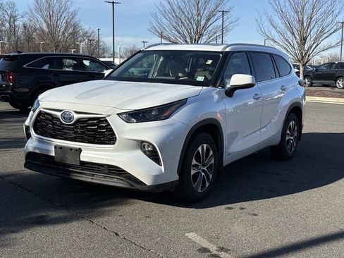 Used 2022 Toyota Highlander XLE image 5