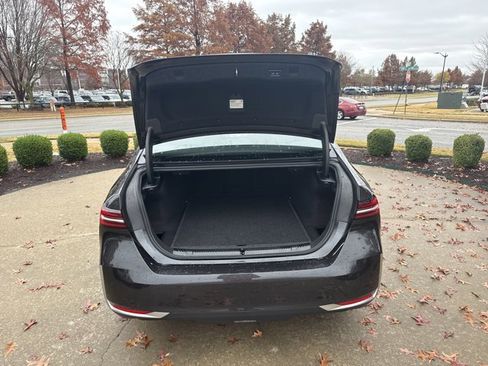 Certified 2024 BMW 530i xDrive w/ Convenience Package image 24