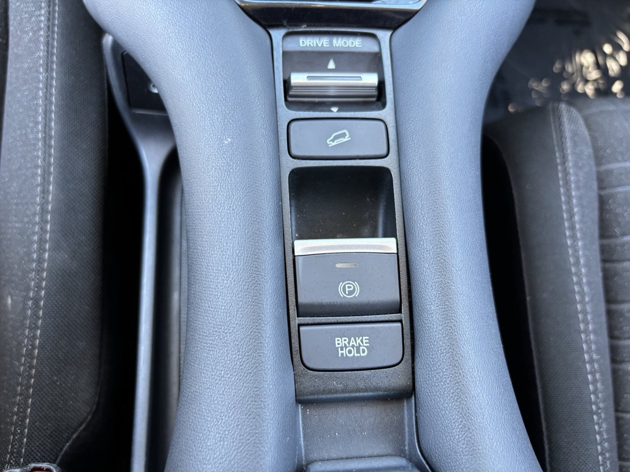 Used 2025 Honda HR-V LX image 24