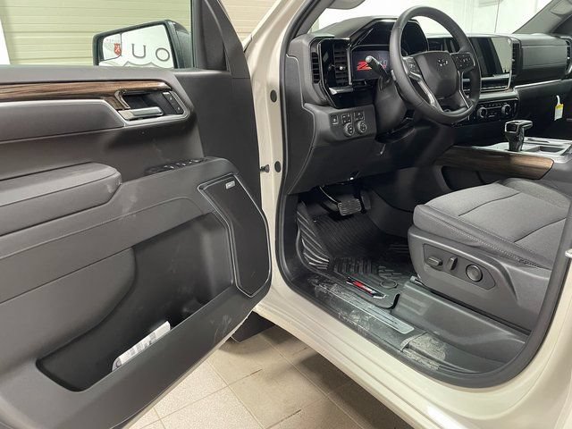 New 2026 Chevrolet Silverado 1500 RST AWD/4WD image 10