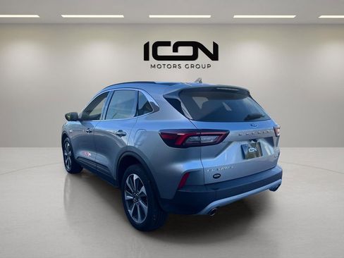 Used 2023 Ford Escape Platinum image 3