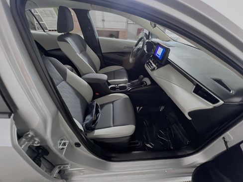 Used 2025 Toyota Corolla LE w/ Convenience Package image 31