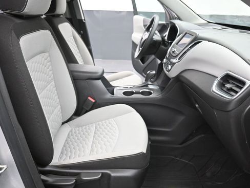 Used 2020 Chevrolet Equinox LS w/ LS Convenience Package image 10