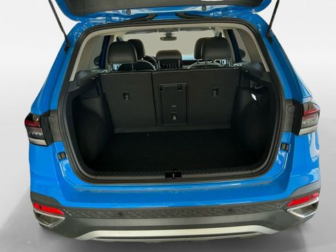 New 2025 Volkswagen Taos SE image 16