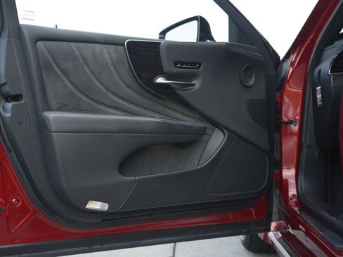 Used 2023 Lexus LS 500 w/ Interior Upgrade Package RWD image 13