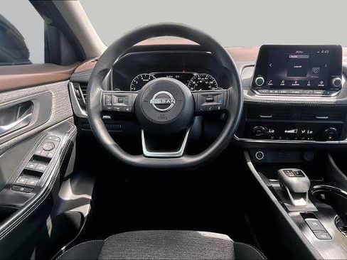 Certified 2023 Nissan Rogue SV AWD/4WD image 6
