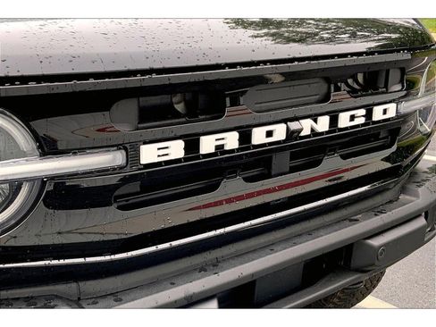 Used 2025 Ford Bronco Outer Banks w/ Sasquatch Package AWD/4WD image 29
