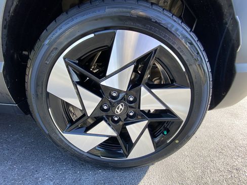 Used 2024 Hyundai Kona Limited FWD image 27