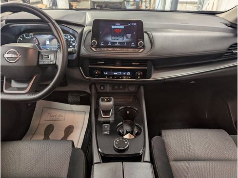 Used 2025 Nissan Rogue SV AWD/4WD image 13