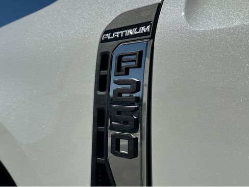 New 2026 Ford F250 Platinum w/ Platinum Plus Package AWD/4WD image 18