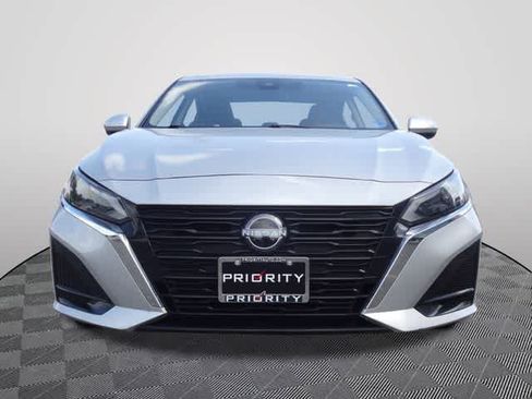 Used 2023 Nissan Altima 2.5 SV FWD image 5