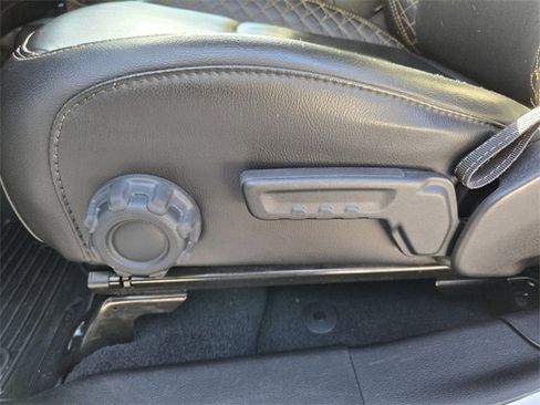 Used 2022 Jeep Wrangler Unlimited Sahara image 10