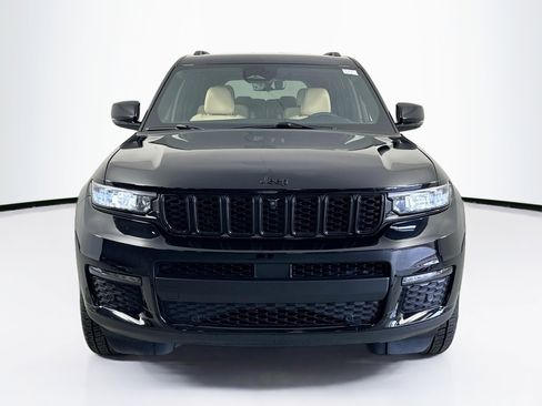 Used 2023 Jeep Grand Cherokee L Limited w/ Luxury Tech Group II RWD image 2