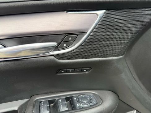 Used 2017 Cadillac XT5 Luxury w/ Driver Awareness Package image 18