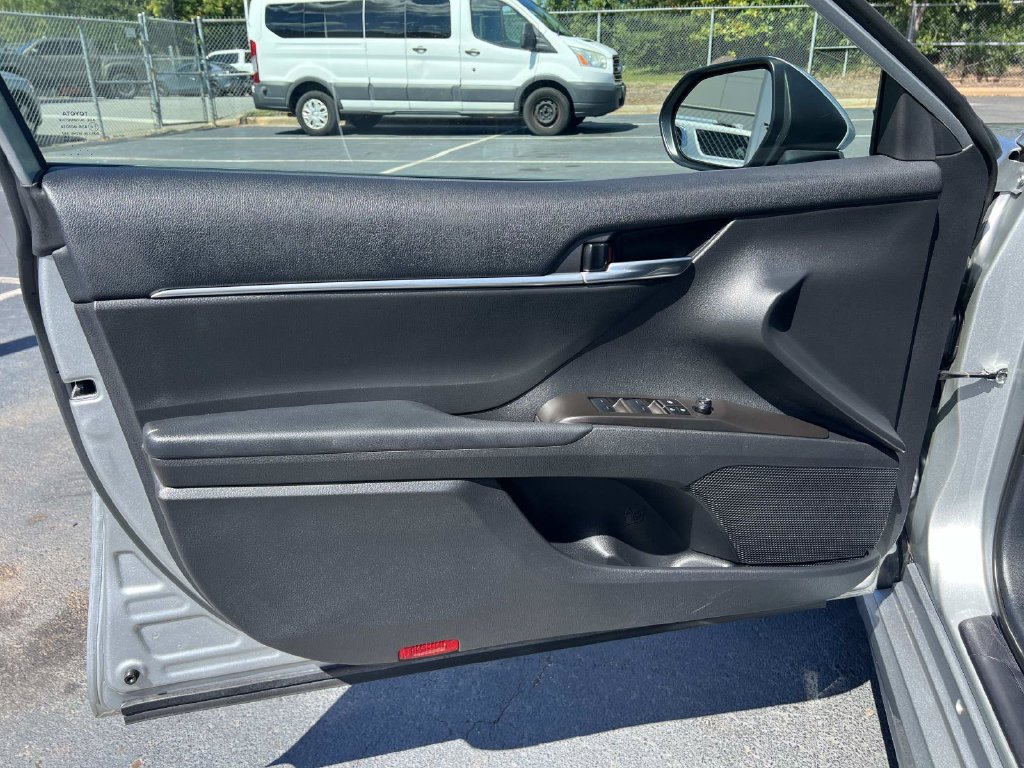 Used 2024 Toyota Camry SE FWD image 17