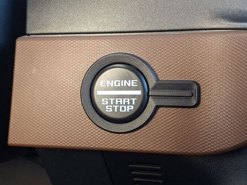 Used 2024 Ford Bronco Outer Banks image 25