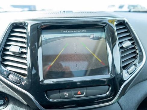 Used 2019 Jeep Cherokee Limited AWD/4WD image 24