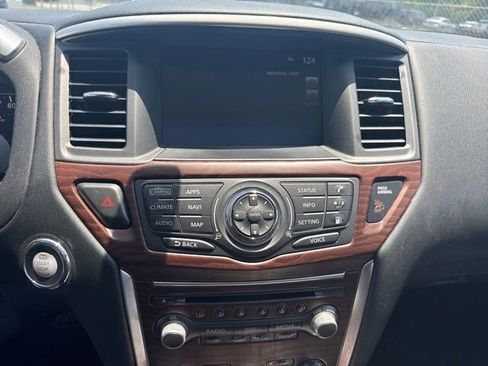 Used 2019 Nissan Pathfinder Platinum FWD image 13